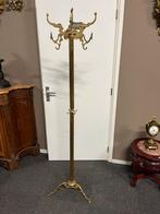 Bronzen staande kapstok, Ophalen