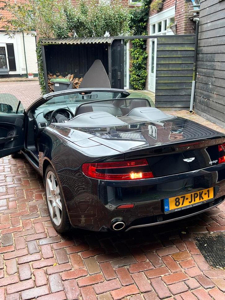Aston Martin V8 4.3 Vantage Roadster Black, Auto's, Aston Martin, Particulier, Benzine, G, Cabriolet, Handgeschakeld, Geïmporteerd