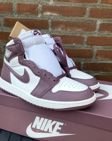 Nike air Jordan 1 retro high og sky j mauve 43 new ds beschikbaar voor biedingen