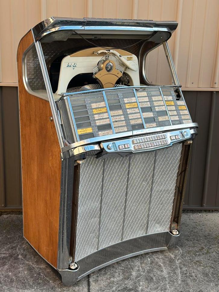 Goedkope Wurlitzer model 2104 jukebox, Verzamelen, Automaten | Jukeboxen, Gebruikt, Wurlitzer, 1950 tot 1960, Ophalen