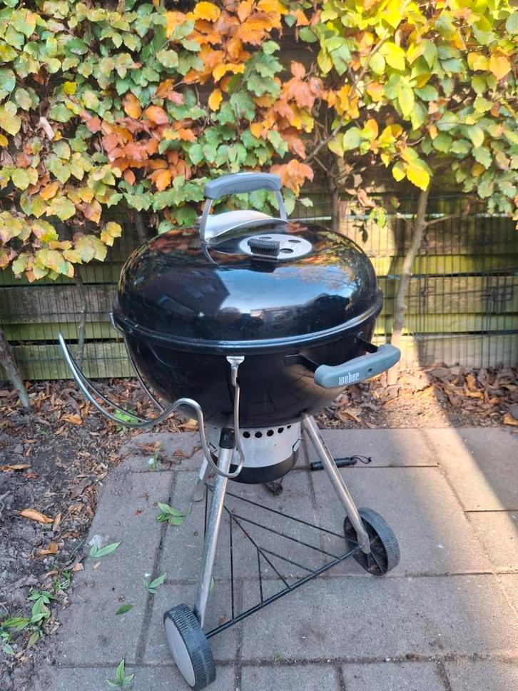 Weber Master Touch BBQ - Zeer nette staat, Tuin en Terras, Houtskoolbarbecues, Zo goed als nieuw, Met accessoires, Ophalen