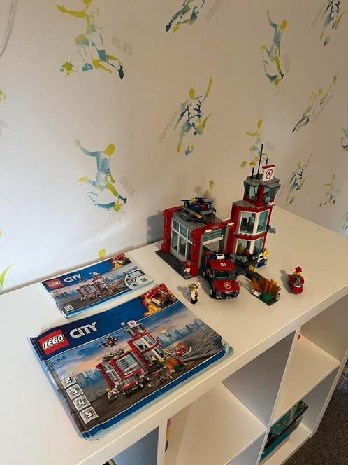 Lego City brandweerkazerne 60215, Kinderen en Baby's, Speelgoed | Duplo en Lego, Zo goed als nieuw, Ophalen of Verzenden