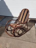 Verhuizingsopruiming! Vintage manou rotan schommelstoel., Huis en Inrichting, Ophalen, Gebruikt, 100 tot 125 cm, .