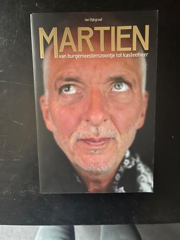 Martien van burgemeesterszoontje tor kasteelheer beschikbaar voor biedingen