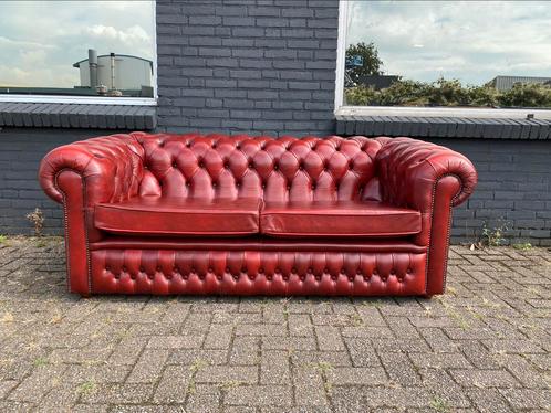 Chesterfield bank wijnrood GRATIS BEZORGD, Huis en Inrichting, Banken | Voetenbanken en Poefen, Gebruikt, 125 cm of meer, Rechthoekig