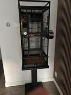 Mooie vogelkooi op staande voet, Dieren en Toebehoren, Ophalen of Verzenden, Gebruikt, Metaal, Vogelkooi