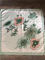 Vintage/Sjaal Hoofddoek, Kleding | Dames, Mutsen, Sjaals en Handschoenen, Ophalen of Verzenden, Zo goed als nieuw, Maat 46/48 (XL) of groter