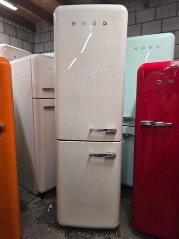SMEG KOELVRIESCOMBINATIE CRÈME(gratis bezorgen) beschikbaar voor biedingen