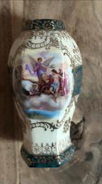 Antieke Ieniemienie Vaas met Engel Voorstelling, Antiek en Kunst, Antiek | Vazen, Ophalen of Verzenden