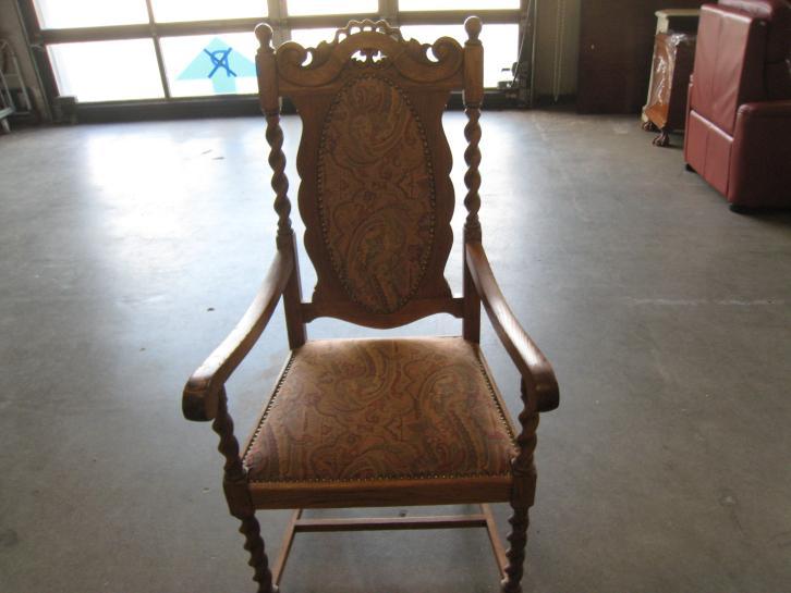 Leuke antieke stoel met gedraaide poten, Huis en Inrichting, Stoelen, Gebruikt