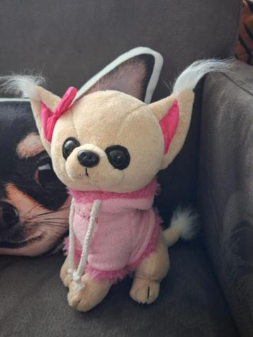 Chihuahua Knuffel met Roze Hoody beschikbaar voor biedingen
