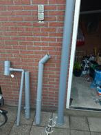 Dakgoot halfrond met buizen en bevestigingsmateriaal., Doe-het-zelf en Verbouw, Buizen en Afvoer, Ophalen, Gebruikt, Pvc, 2 tot 4 meter