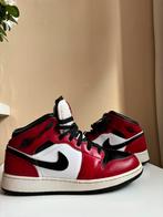 Nike jordans rood, Kleding | Dames, Schoenen, Nike, Ophalen of Verzenden, Zo goed als nieuw, Sneakers of Gympen