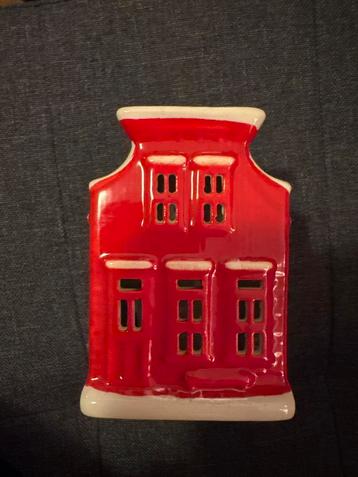 Rode Kandelaar Huisje rood grachten huushe beschikbaar voor biedingen
