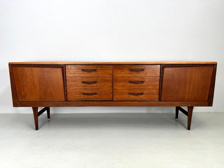 Uniek vintage dressoir., Huis en Inrichting, Kasten | Dressoirs, Zo goed als nieuw, 150 tot 200 cm, 25 tot 50 cm, Verzenden