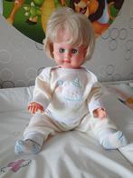 Leuke vintage pop met kambare haren en slaapoogjes. 60 cm., Kinderen en Baby's, Speelgoed | Poppen, Ophalen of Verzenden, Babypop