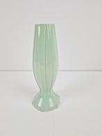 Art Deco Vaas C K. pastel groen keramiek ’30 Handmade, N, Aardewerk of Porselein, Ophalen of Verzenden, N