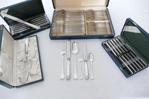 Verzilverd Art Deco bestek in cassettes - 73-delig - c. 1935, Antiek en Kunst, Antiek | Bestek, Ophalen of Verzenden