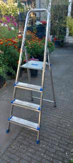 Huishoudtrap - 4 Treden - 150kg Belastbaar, Doe-het-zelf en Verbouw, Ladders en Trappen, Ophalen, Gebruikt, Trap, Minder dan 2 meter
