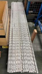 Wandrek / stelling montage rail met beugels, Doe-het-zelf en Verbouw, Metalen, Ophalen of Verzenden, Zo goed als nieuw, IJzer