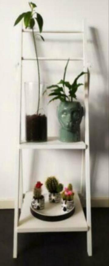 Inklapbaar wit rekje - Badkamer/Slaapkamer beschikbaar voor biedingen