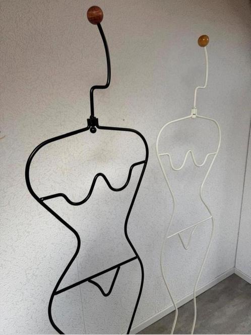 Staande kapstok "Hapen" dressgirl met vrouwensilhouet, Huis en Inrichting, Woonaccessoires | Kapstokken, Gebruikt, Staande kapstok
