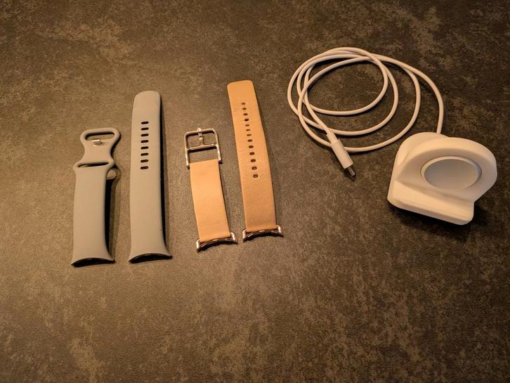 Originele Google Pixel Watch Bandjes & Oplader, Telecommunicatie, Wearable-accessoires, Zo goed als nieuw, Bandje, Ophalen of Verzenden