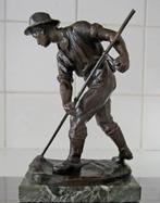 Rudolf Kaesbach 1873-1955==jonge boer met zeis==BRONS, Antiek en Kunst, Antiek | Koper en Brons, Ophalen of Verzenden, Brons