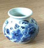 vaasje Gouda Holland, de porceleyne fles, volgnr 39, Antiek en Kunst, Antiek | Keramiek en Aardewerk, Ophalen of Verzenden