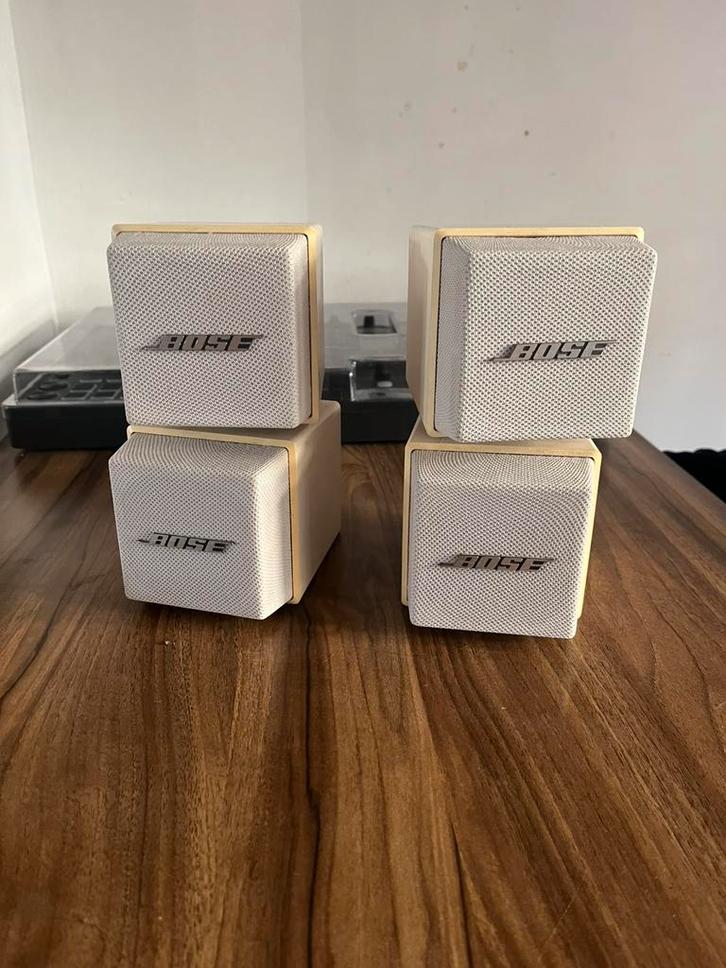 Bose cubes speakers - wit, Audio, Tv en Foto, Luidsprekers, Zo goed als nieuw, Front, Rear of Stereo speakers, 120 watt of meer