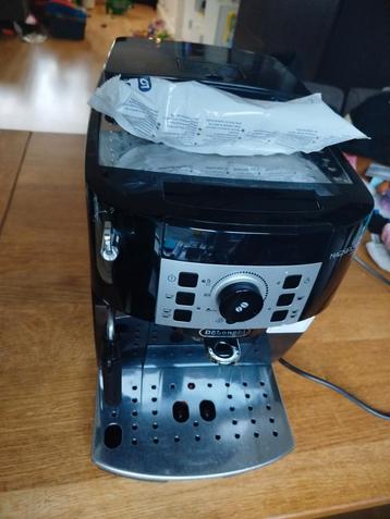Delonghi Magnifica S – Prima koffiemachine, goed onderhouden beschikbaar voor biedingen