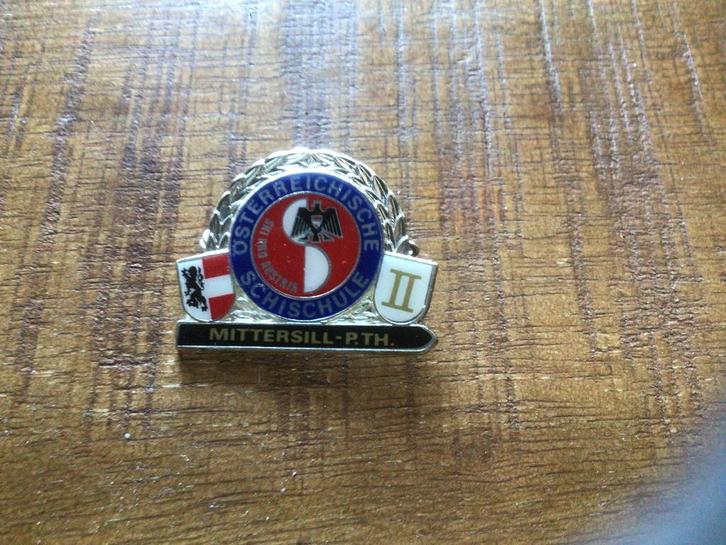 Unieke speldjes Osterreichische schischule jaren ‘60, Verzamelen, Speldjes, Pins en Buttons, Zo goed als nieuw, Speldje of Pin