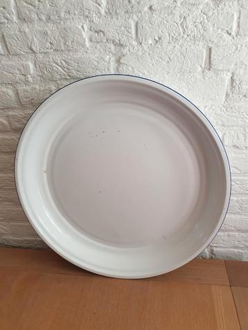 (T) Grote emaille schaal 55 cm. Peacock. Wit + blauwe rand. beschikbaar voor biedingen