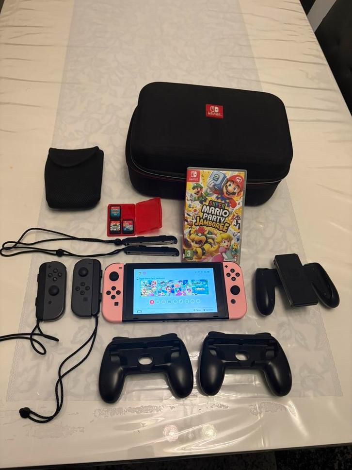 Nintendo Switch, Spelcomputers en Games, Spelcomputers | Nintendo Switch, Gebruikt, Switch 2019 Upgrade, Met 3 controllers of meer