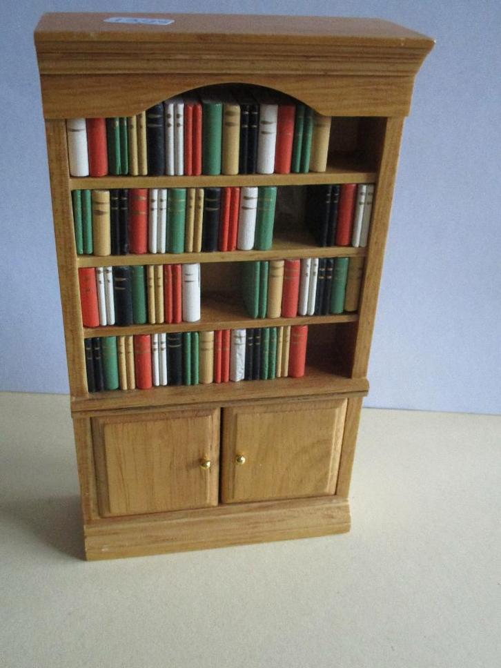 poppenhuis boekenkast boeken zitten vast, Verzamelen, Poppenhuizen en Toebehoren, Zo goed als nieuw, Decoratie, Ophalen of Verzenden
