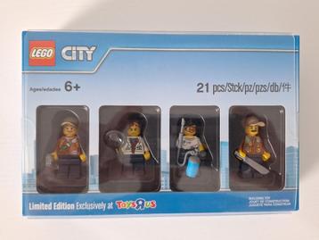 Lego City / 5004940 / Minifigs / Toys "R" Us Exclusive 2017 beschikbaar voor biedingen
