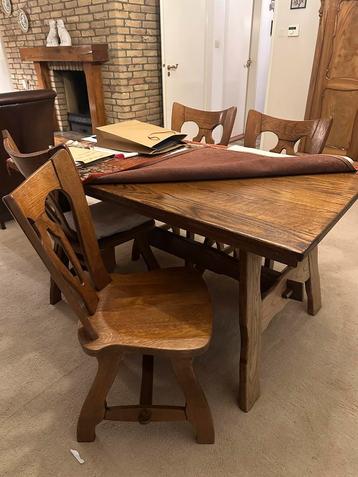 Eettafel + 4 Stoelen - Hout beschikbaar voor biedingen