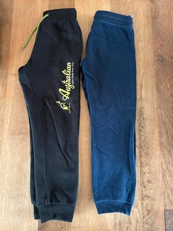 2 joggingbroeken maat 122/128 beschikbaar voor biedingen