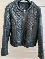 Zwarte leren dames jack/jas, Ophalen, Gedragen