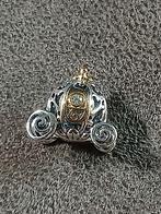 Pandora Bedel Koets 100 Jaar 14 karaat, Sieraden, Tassen en Uiterlijk, Bedels, Gebruikt, Pandora, Ophalen of Verzenden, 1 bedel