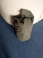 Plunjezak met inhoud., Ophalen, Landmacht, Nederland, Helm of Baret