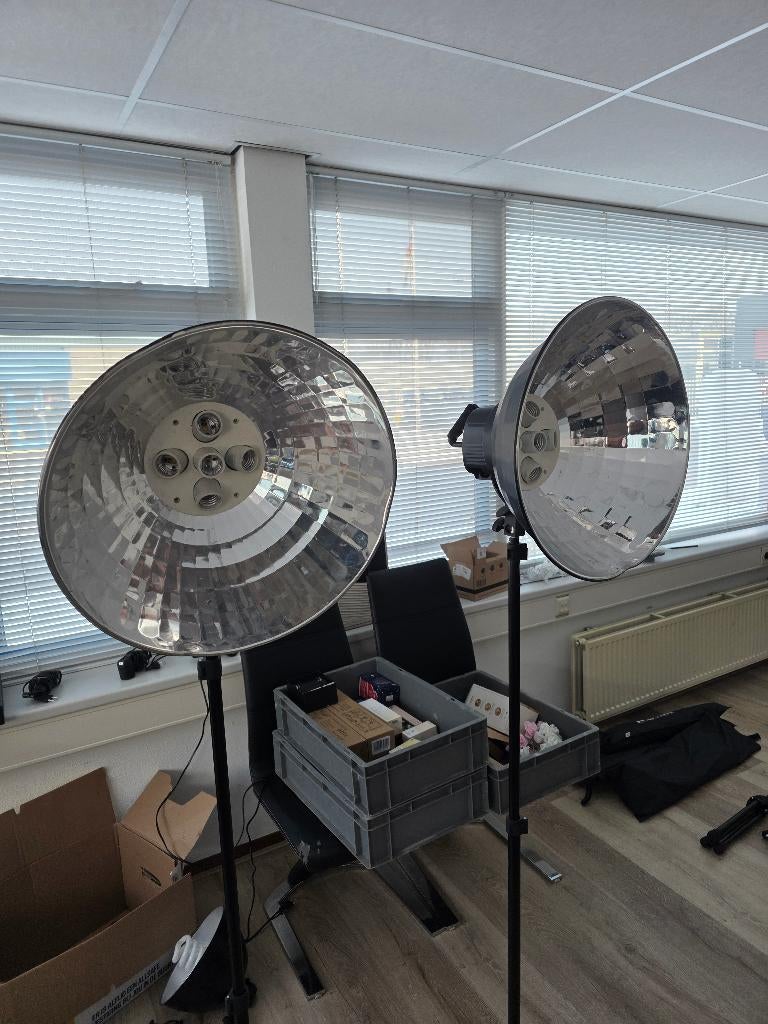 2x Studio continue lamp met reflector statief – 5 E27 –, Ophalen of Verzenden, Gebruikt, Lamp of Flitsset