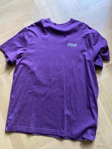 Four T shirt maat S in het paars zgan  beschikbaar voor biedingen