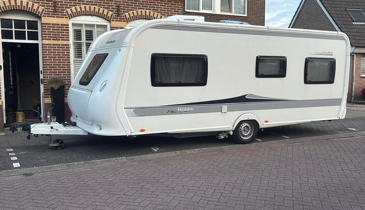 Hobby Excellent 540 UL 2012, Caravans en Kamperen, Caravans, Particulier, tot en met 4, 1250 - 1500 kg, Rondzit, Hobby, 2 aparte bedden