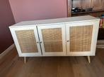 Witte kast met rotan deuren, Ophalen, Gebruikt, 100 tot 150 cm, 25 tot 50 cm