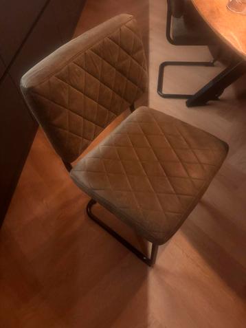 Eetkamerstoel - Stijlvol en Comfortabel 4x beschikbaar voor biedingen