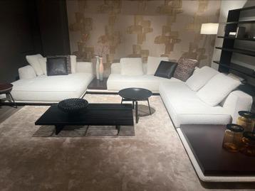 Minotti hoekbank Horizonte beschikbaar voor biedingen
