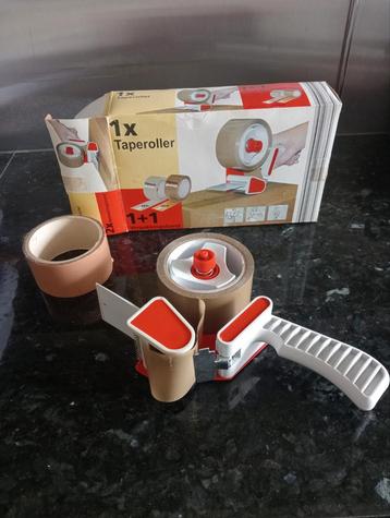 Taperoller met rol tape, met doos beschikbaar voor biedingen