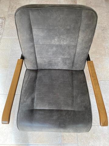 Mooie grijze leatherlook industriële stoelen beschikbaar voor biedingen