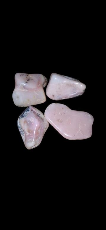 Roze andes opaal beschikbaar voor biedingen